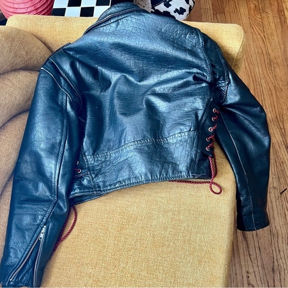 Vintage Genuine Leather Jacket! 🖤 - Picture 6 of 11